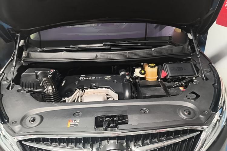 Used Buick GL8 2017 ES 28T Luxury Model China V Standard Engine Bay