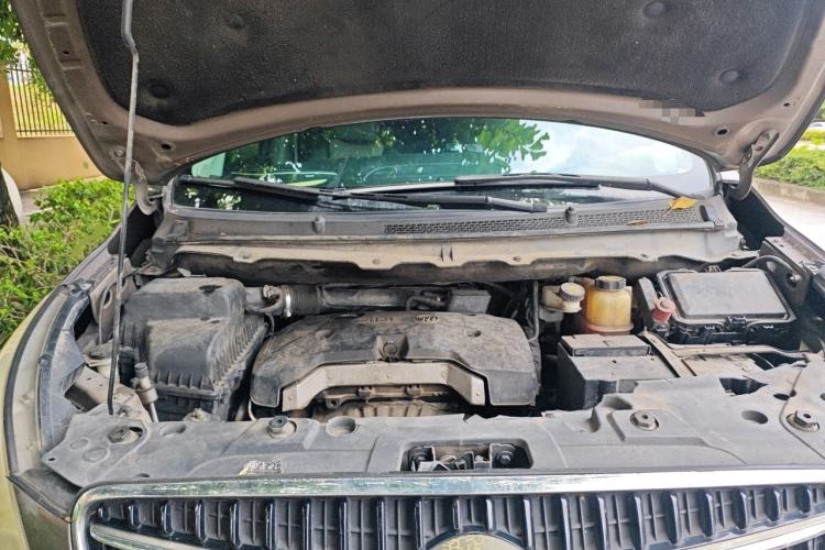 Used Buick GL8 2017 25S Luxury Version China V Standard Engine Bay