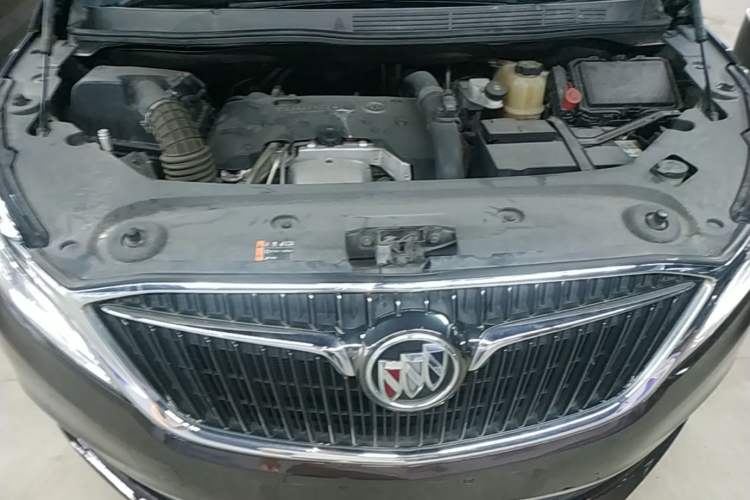 Used Buick GL8 2017 ES 28T Premium Version China V Standard Engine Bay
