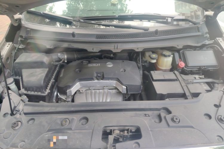 Used Buick GL8 2017 25S Luxury Version China V Standard Engine Bay
