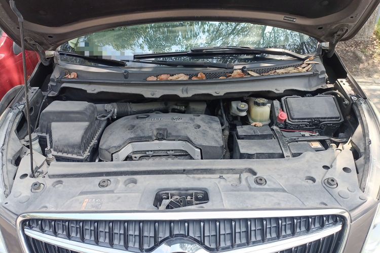 Used Buick GL8 2017 25S Prestige Version China V Standard Engine Bay