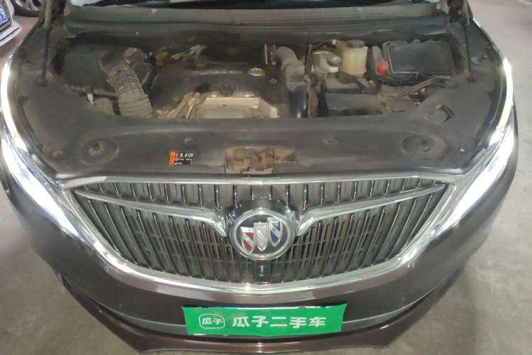 Used Buick GL8 2017 ES 28T Luxury Model China V Standard Engine Bay