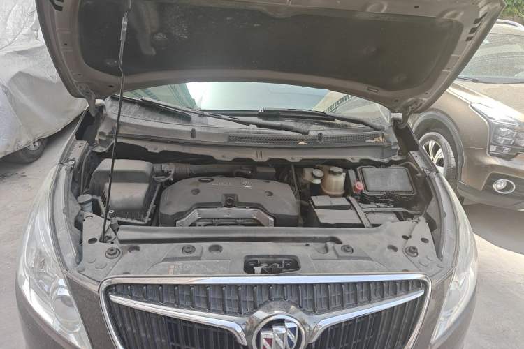 Used Buick GL8 2017 25S Luxury Version China V Standard Engine Bay