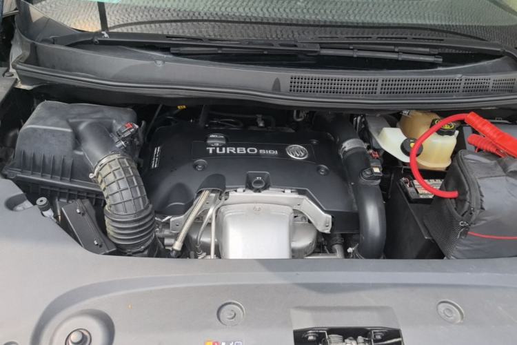Used Buick GL8 2017 ES 28T Luxury Model China V Standard Engine Bay
