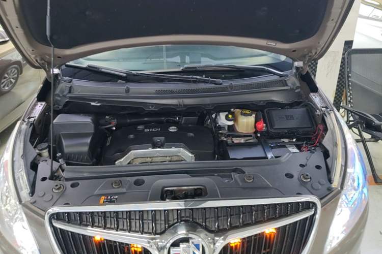Used Buick GL8 2017 25S Prestige Version China V Standard Engine Bay