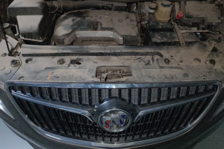 Used Buick GL8 2017 25S Luxury Version China V Standard Engine Bay
