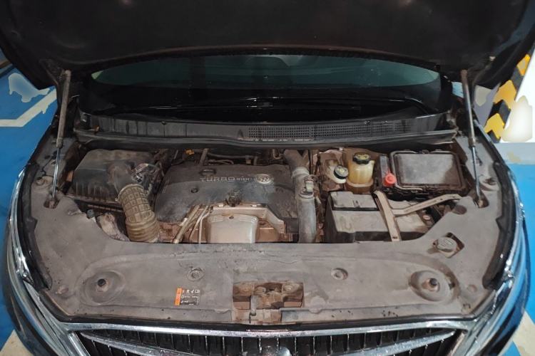 Used Buick GL8 2017 ES 28T Luxury Model China V Standard Engine Bay