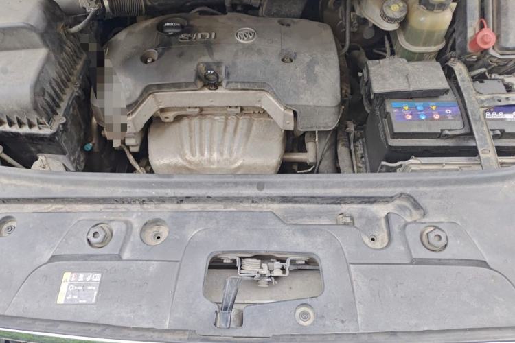 Used Buick GL8 2017 25S Luxury Version China V Standard Engine Bay