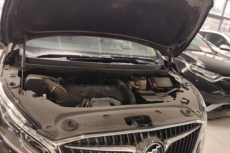 Used Buick GL8 2017 ES 28T Flagship Model China V Standard Engine Bay