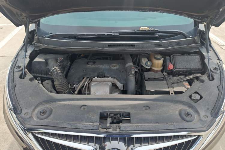 Used Buick GL8 2017 ES 28T Premium Version China V Standard Engine Bay