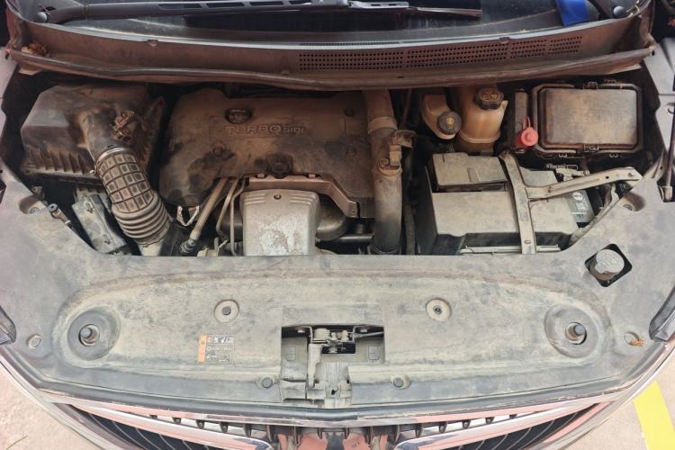 Used Buick GL8 2017 ES 28T Luxury Model China V Standard Engine Bay