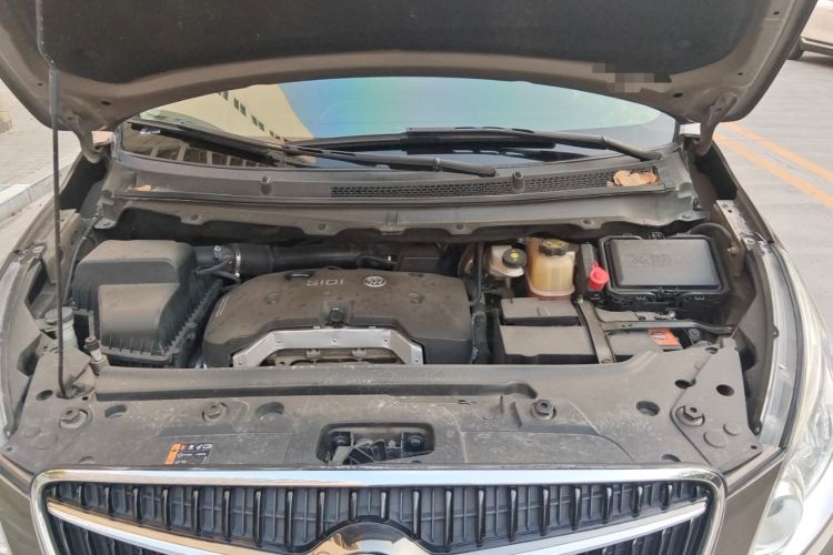 Used Buick GL8 2017 25S Luxury Version China V Standard Engine Bay
