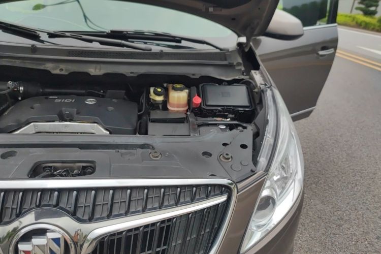 Used Buick GL8 2017 25S Luxury Version China V Standard Engine Bay Left