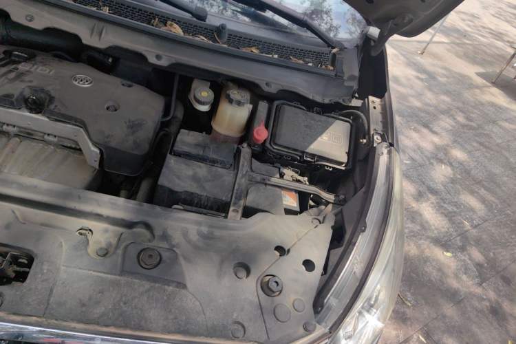 Used Buick GL8 2017 25S Prestige Version China V Standard Engine Bay Left