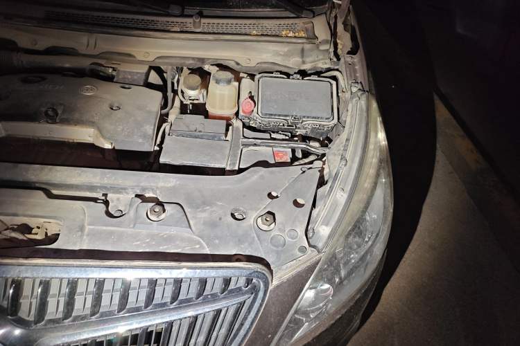 Used Buick GL8 2017 25S Comfort Version China V Standard Engine Bay Left