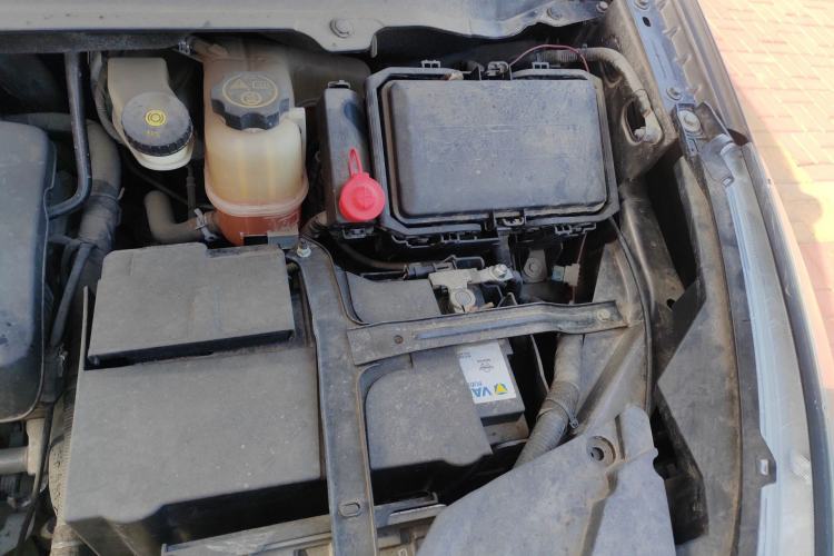 Used Buick GL8 2017 25S Comfort Version China V Standard Engine Bay Left