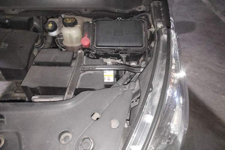 Used Buick GL8 2017 25S Prestige Version China V Standard Engine Bay Left