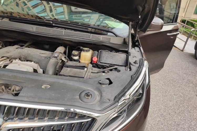 Used Buick GL8 2017 ES 28T Luxury Model China V Standard Engine Bay Left