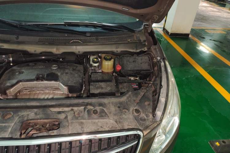 Used Buick GL8 2017 25S Comfort Version China V Standard Engine Bay Left