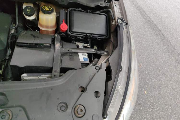 Used Buick GL8 2017 25S Comfort Version China V Standard Engine Bay Left