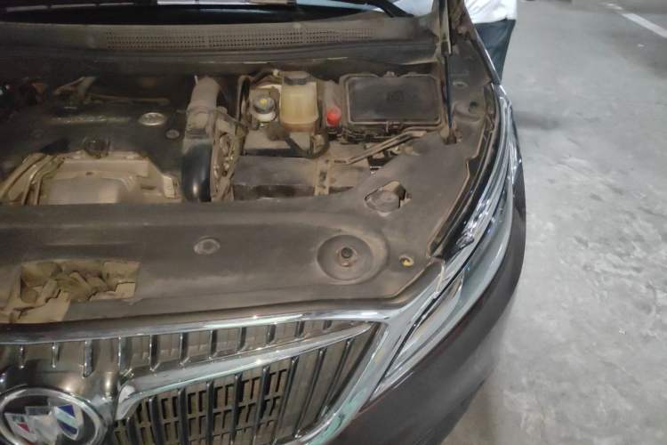 Used Buick GL8 2017 ES 28T Luxury Model China V Standard Engine Bay Left