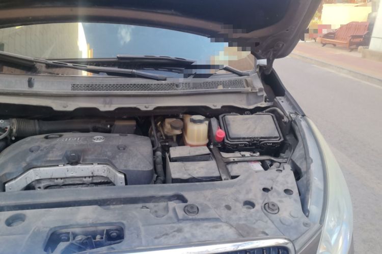 Used Buick GL8 2017 25S Luxury Version China V Standard Engine Bay Left