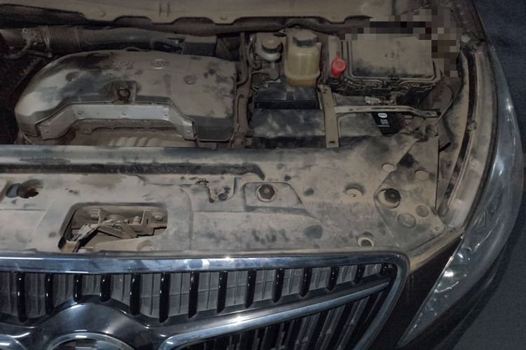Used Buick GL8 2017 25S Luxury Version China V Standard Engine Bay Left