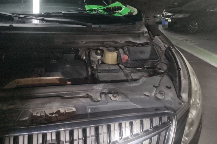Used Buick GL8 2017 25S Comfort Version China V Standard Engine Bay Left