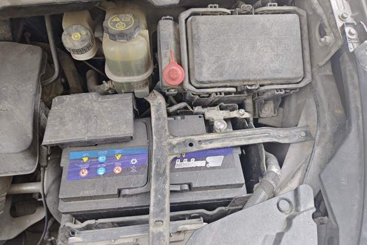 Used Buick GL8 2017 25S Luxury Version China V Standard Engine Bay Left