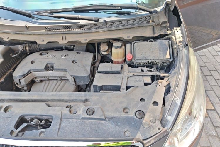 Used Buick GL8 2017 25S Prestige Version China V Standard Engine Bay Left