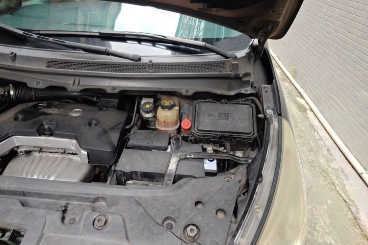 Used Buick GL8 2017 25S Luxury Version China V Standard Engine Bay Left