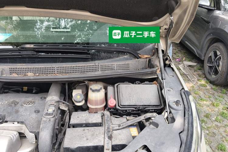 Used Buick GL8 2017 ES 28T Comfort Model China V Standard Engine Bay Left