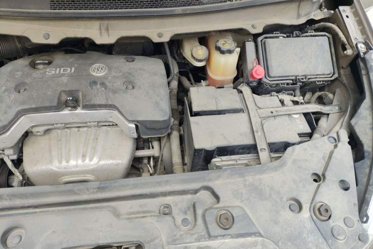 Used Buick GL8 2017 25S Luxury Version China V Standard Engine Bay Left