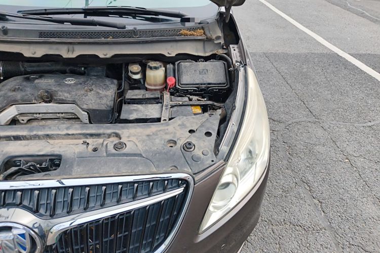 Used Buick GL8 2017 25S Luxury Version China V Standard Engine Bay Left