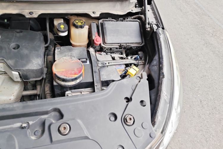 Used Buick GL8 2017 25S Prestige Version China V Standard Engine Bay Left