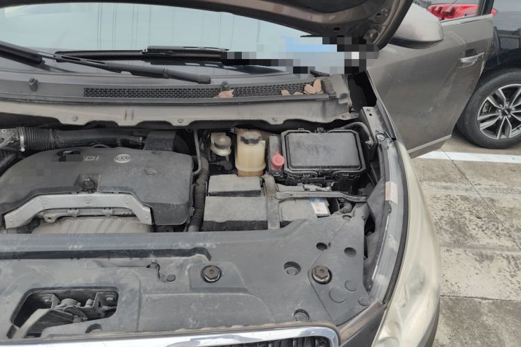 Used Buick GL8 2017 25S Luxury Version China V Standard Engine Bay Left