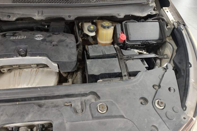 Used Buick GL8 2017 25S Comfort Version China V Standard Engine Bay Left