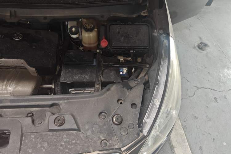 Used Buick GL8 2017 25S Comfort Version China V Standard Engine Bay Left