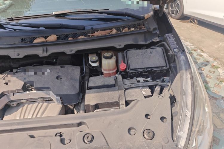 Used Buick GL8 2017 25S Luxury Version China V Standard Engine Bay Left