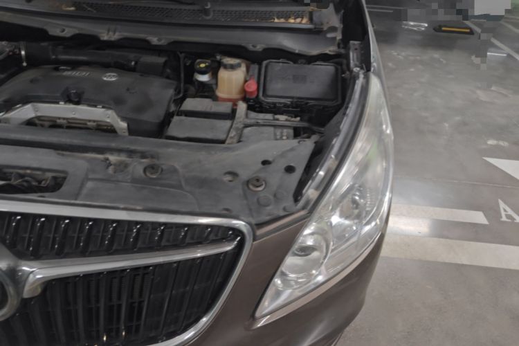 Used Buick GL8 2017 25S Luxury Version China V Standard Engine Bay Left