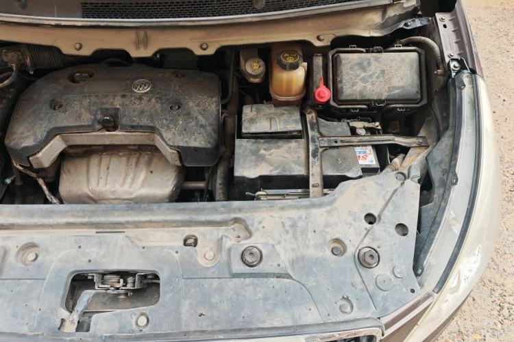 Used Buick GL8 2017 25S Comfort Version China V Standard Engine Bay Left