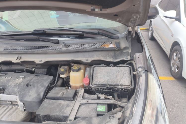 Used Buick GL8 2017 25S Luxury Version China V Standard Engine Bay Left