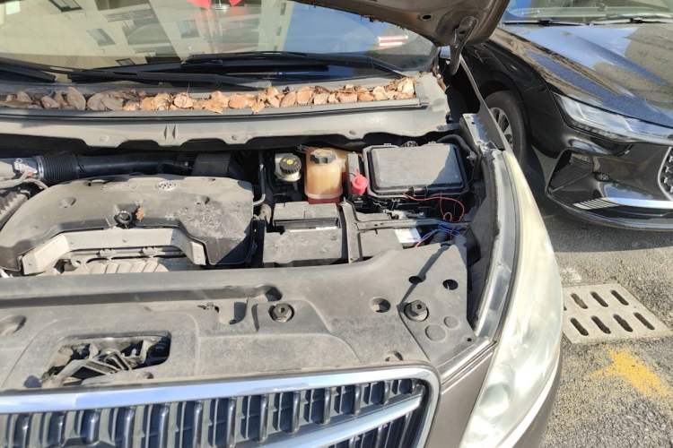 Used Buick GL8 2017 25S Comfort Version China V Standard Engine Bay Left