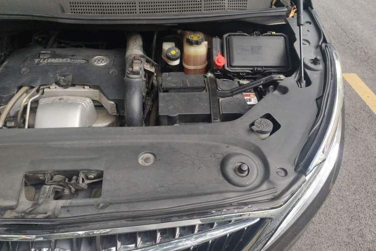 Used Buick GL8 2017 ES 28T Comfort Model China V Standard Engine Bay Left