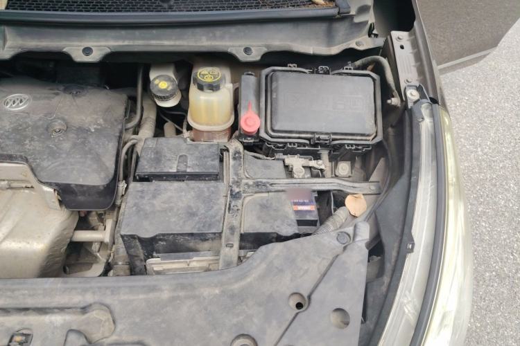 Used Buick GL8 2017 25S Luxury Version China V Standard Engine Bay Left