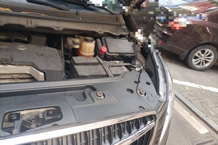 Used Buick GL8 2017 25S Luxury Version China V Standard Engine Bay Left