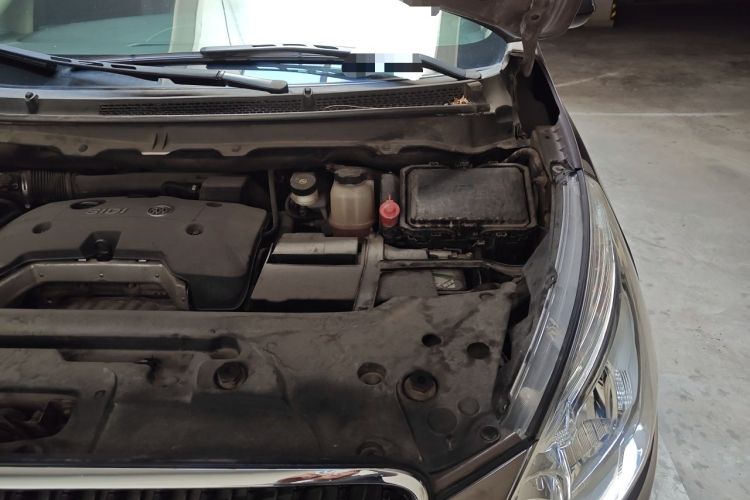 Used Buick GL8 2017 25S Prestige Version China V Standard Engine Bay Left