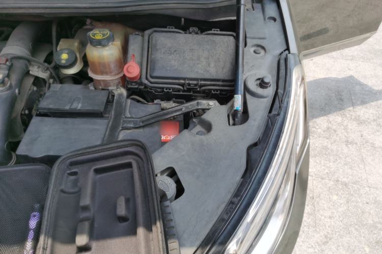 Used Buick GL8 2017 ES 28T Comfort Model China V Standard Engine Bay Left