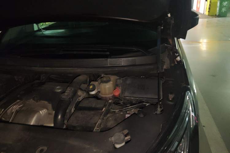 Used Buick GL8 2017 ES 28T Comfort Model China V Standard Engine Bay Left