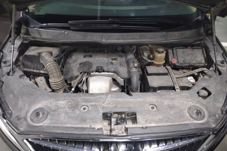 Used Buick GL8 2017 ES 28T Premium Version China V Standard Engine Bay